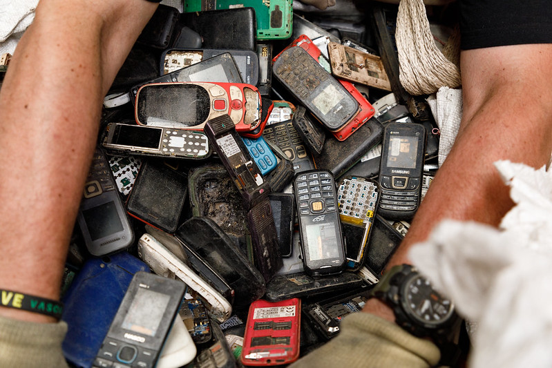 52764101179_9e866e1d22_c phones recycling in the circular economy
