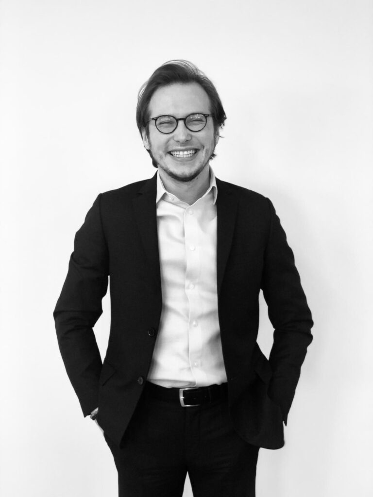 Mert Merde evaluating new ideas